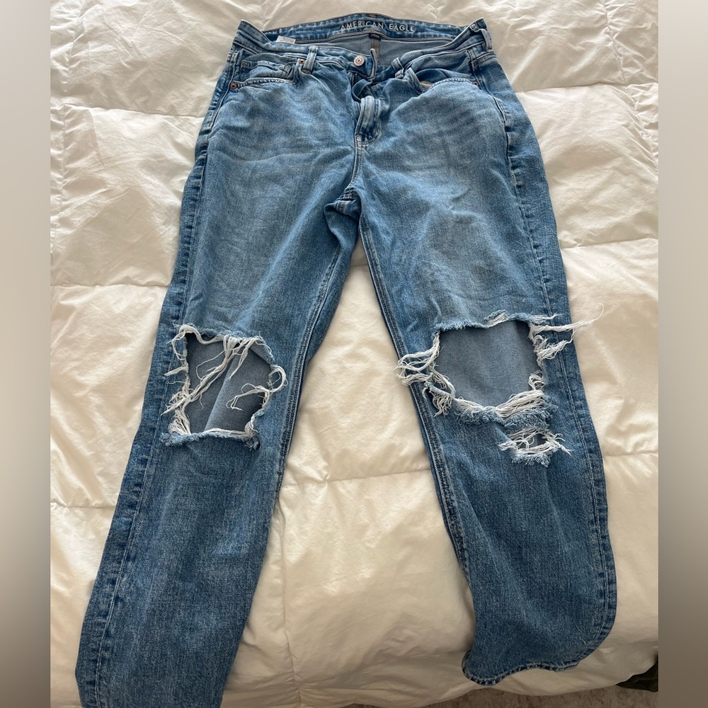 American Eagle Outfitters Light Blue Denim mom Jeans